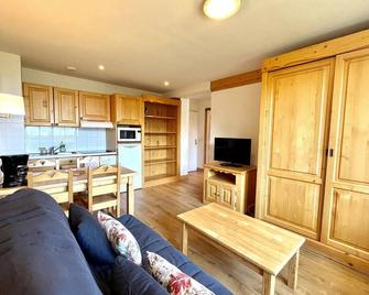 Cosy Chalet with Terrace - Combloux - Obývací pokoj