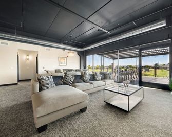 The Suites at Prairie Falls - Post Falls - Huiskamer