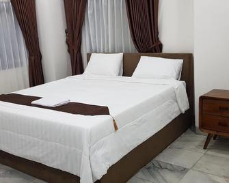 Hotel Pondok Putri - Pangandaran - Schlafzimmer