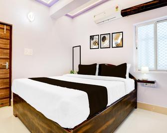 Hotel O Deejit Inn - Patna - Bedroom