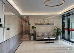 Magnificent NEW 4 bedroom condo in beautiful, safe gated community - Nanning - Lobby
