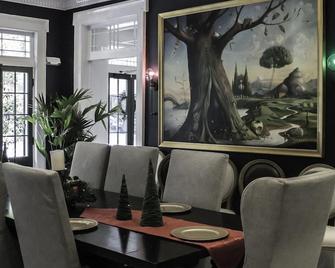 Royal Frenchmen Hotel And Bar - New Orleans - Lounge