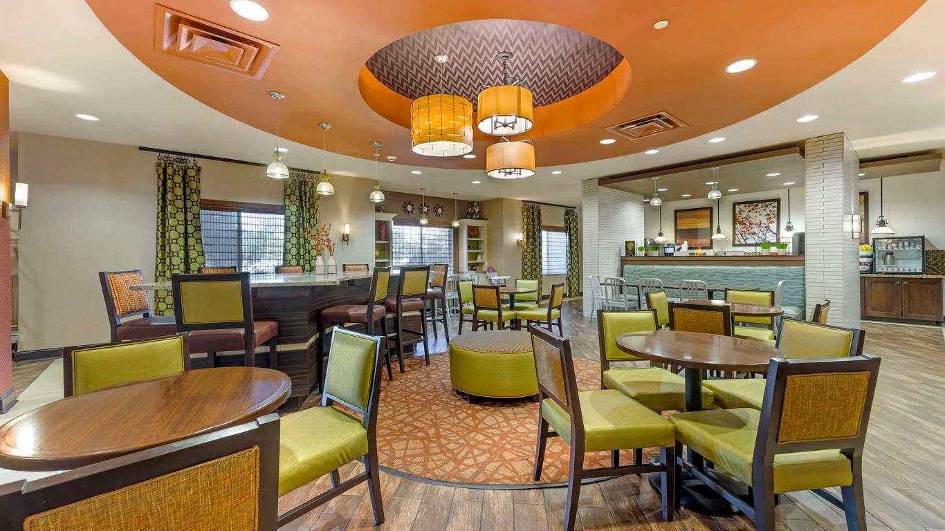 Best Western Plus Tupelo Inn & Suites