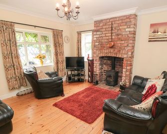 Sunnyside Cottage - Filey - Living room