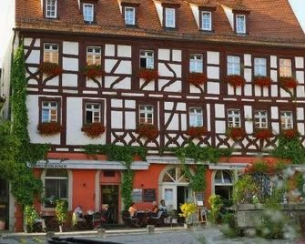 Hotel Tuchhaus - Volkach - Gebouw