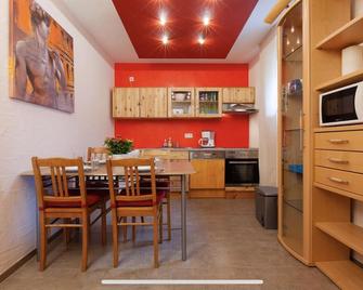 Apartment At The Stone House - Burgschwalbach - Comedor