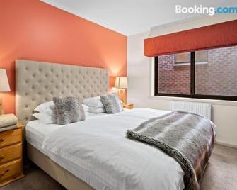 Hotel Pension Grimus - Mount Buller - Schlafzimmer