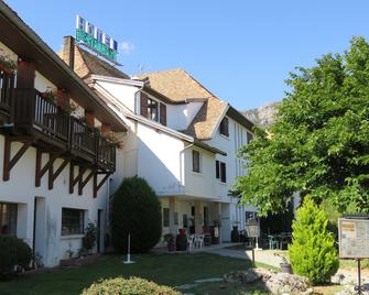 Hotel Restaurant Le Traîneau - Chichilianne - Edificio