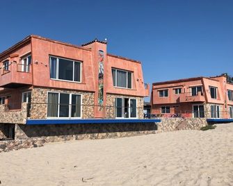 The Shores Inn - Вентура - Будівля