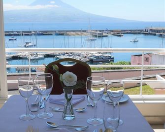 Azoris Faial Garden - Horta - Sala de estar
