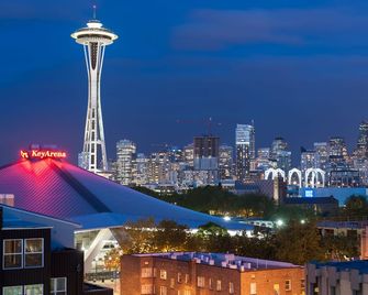 Mediterranean Inn - Seattle - Outdoors view