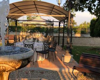 Relais Villa Scarfantoni B&B - Montemurlo - Patio