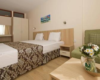 Karlovo Hotel - נסבאר - חדר שינה