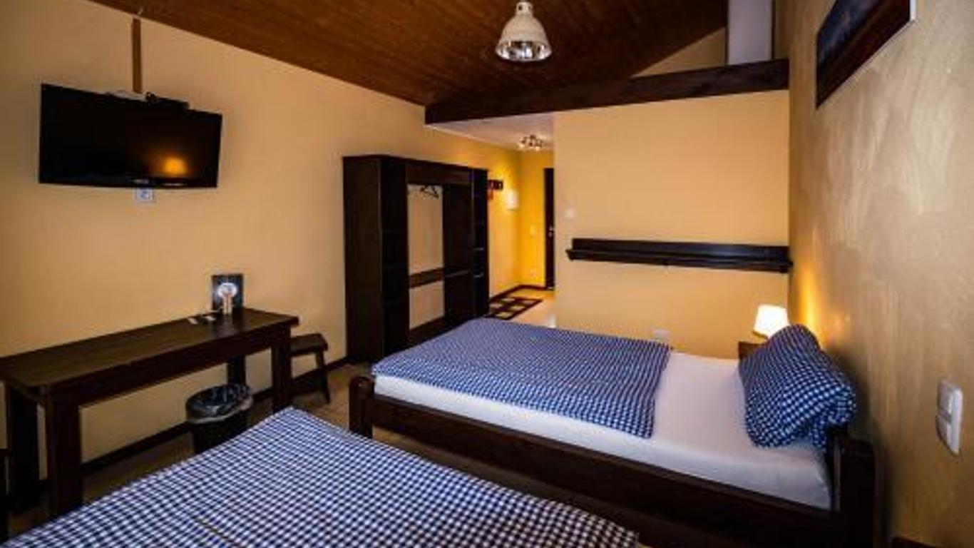 Roadcamp - American Motel & Sportsbar