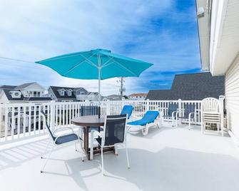 North Wildwood - 1 Br - 1 Block To Beach - Heated Pool - North Wildwood - Balcony