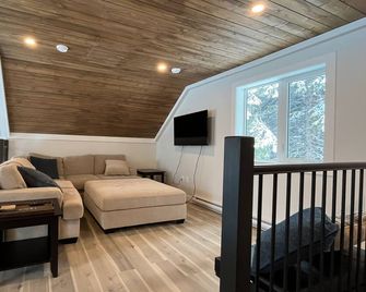 Apex Mountain Resort. 3 bdrm Ski Cottage. - Penticton - Sala de estar