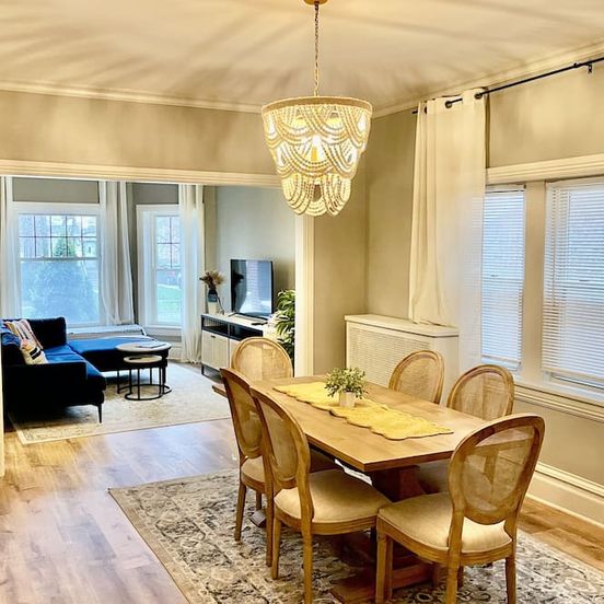 Dining room view of Lovely vintage Oak Park 3bd 1ba perfectly located near public transit & Chicago