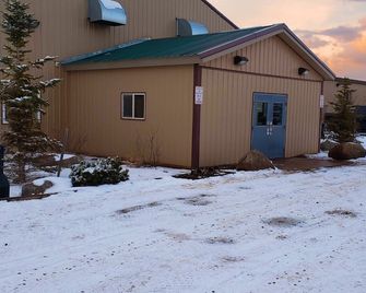 Target Hospitality-Watford City Lodge - Watford City - Building