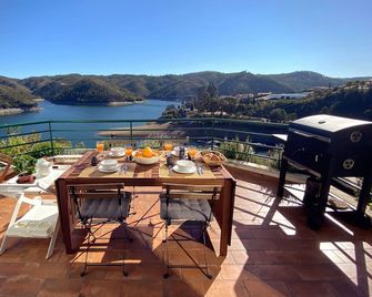 Ferienvilla 'Blue Lake House' mit Sauna by Interhome - Dornes - Balcón