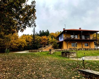 Xani Agramada - Megali Panagia - Edificio