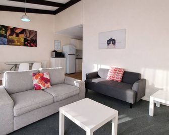 Seashore Memories - Sleeps 3 - Scarborough - Living room