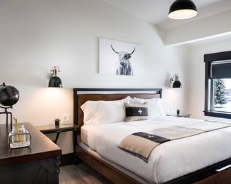 Compass Rose Lodge - Huntsville - Bedroom