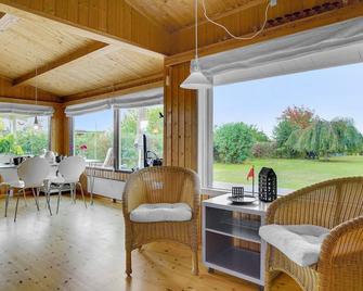 Nice home in Fejø with kitchen - Kragenæs - Sala de estar