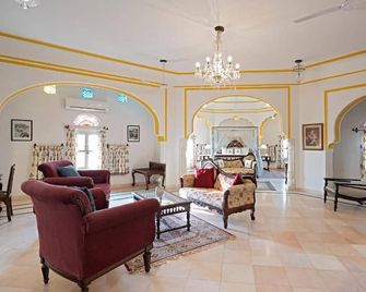 Alsisar Mahal- Heritage Hotel - Alsīsar - Lobby