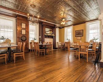 Cottage on Meadow Run | 3BR,1BA,Fireplace,Hot Tub, Overlooking a stream! - Farmington - Restaurant