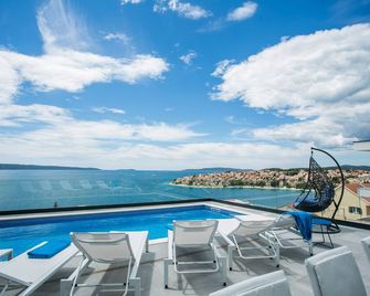 Holiday home Olive Exclusive - 8 people, heated pool, Okrug Gornji, sea view - Trogir - Balcon