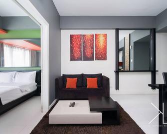 Kl Serviced Residences Managed By Hii - Makati - Living room