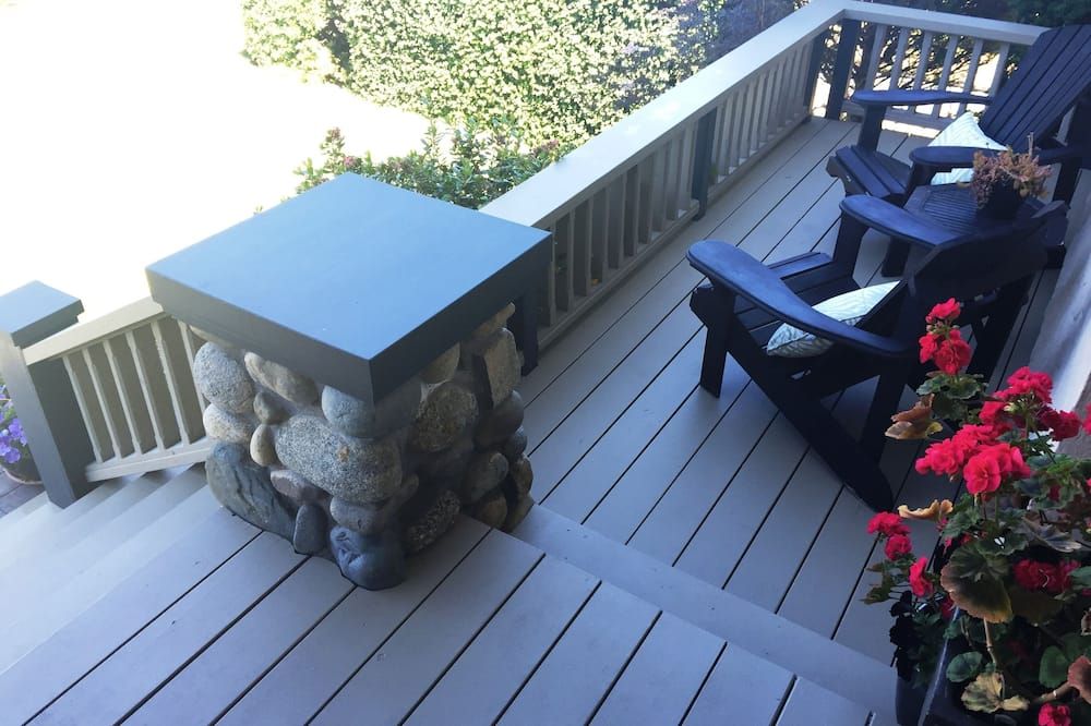 An entire Fairfield character home for yourself, steps to the ocean - Victoria - Balkon