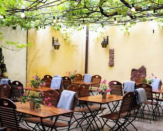 Gasthaus Honigsack - Herxheim am Berg - Patio