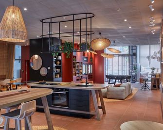 Aparthotel Adagio Toulouse Centre La Grave - Tu-lu-dơ - Bar