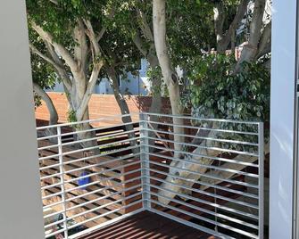 Gundo Urban Executive Suite - El Segundo - Balcón