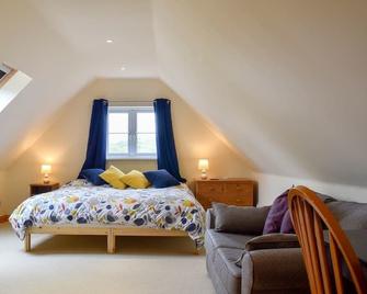 Cosy studio apartment with garden, views and forest walks from the doorstep. - Ross-on-Wye - Bedroom