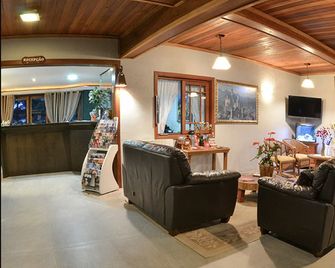 هوتل أكونشيجو دا سيرا - غرامادو - ردهة