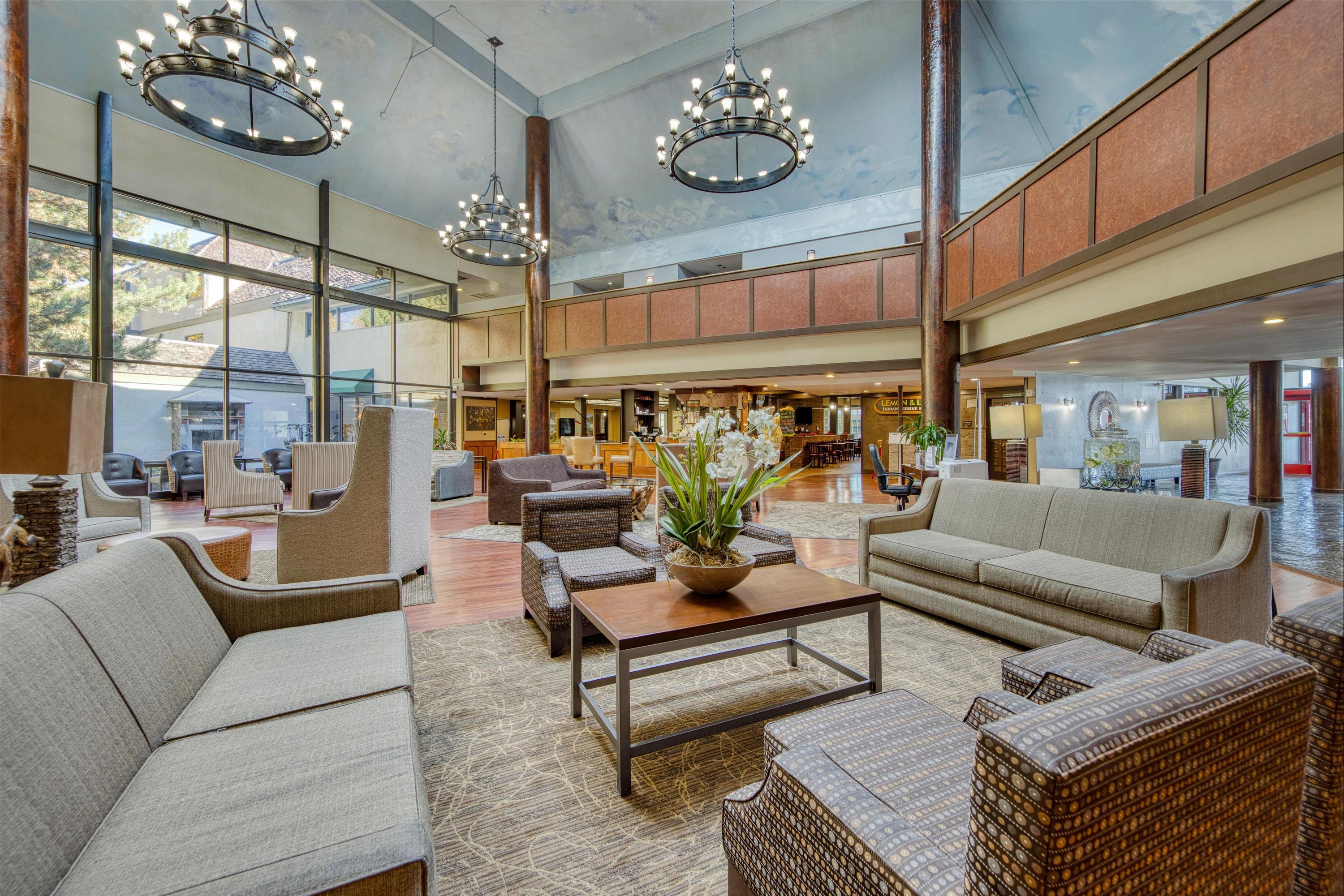 SureStay Plus by Best Western Reno Airport - Reno - Hall d’entrée