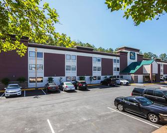 Quality Inn and Suites near Six Flags East - Atlanta - Building
