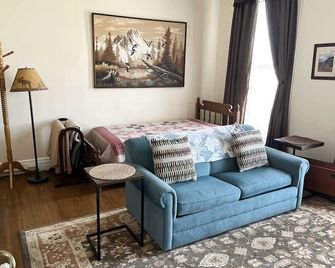 Historic Downtown Capitol Hotel Vacation Suites - Buffalo - Olohuone