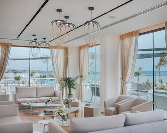 Lebay Beach Hotel - Oroklini - Sala de estar
