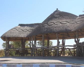 Dzibanana Lodge & Camping - Sepako - Piscina