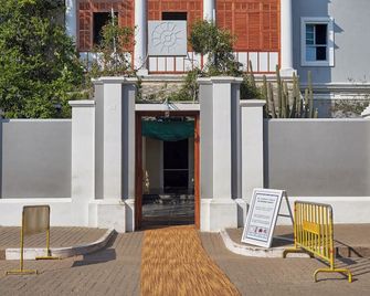 Hotel Surguru - Pondicherry - Patio