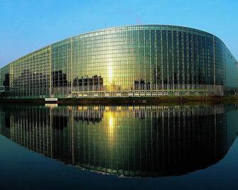 Ibis Styles Strasbourg Centre Gare - Strasbourg - Building