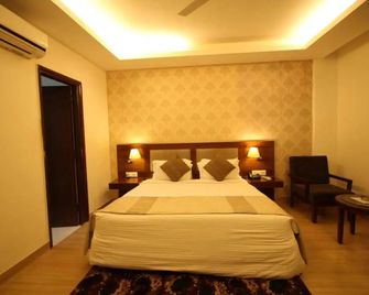 Hotel Forest Avenue - Best Luxury Hotel in Dehradun - Dehradun - Bedroom