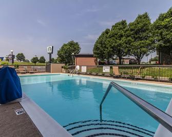 Hampton Inn Winchester-University/Mall Area - Winchester - Havuz