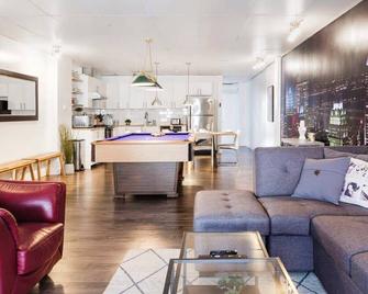 MTLVR #09 | Live like a local, prime Plateau, A/C - Boucherville - Living room