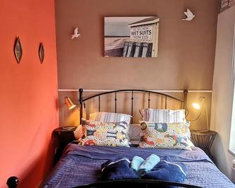 ux Balcons sur la Digue Chic T3 2-4p baby, hotel regime garage - Honfleur - Ložnice