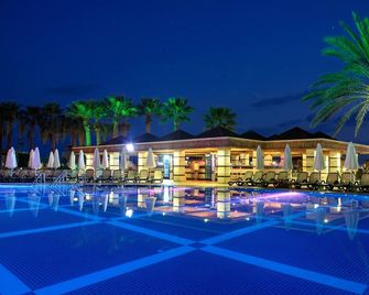 Crystal Tat Beach Golf Resort & Spa - Belek - Pool