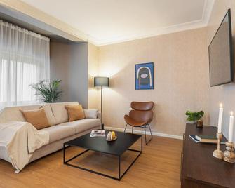 Rafael Apartment by Olala Homes - L'Hospitalet de Llobregat - Wohnzimmer